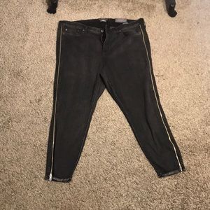 Jeans with zip detail